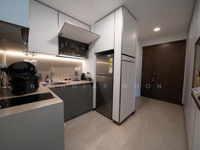 Normanton Park Condominium For Sale, $1,370,000, 2 Bed 1 Bath 657 sqft $2,085.00 psf