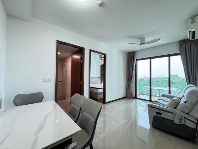 Normanton Park Condominium For Rent, $4,300, 2 Bed 1 Bath 657 sqft $6.54 psf