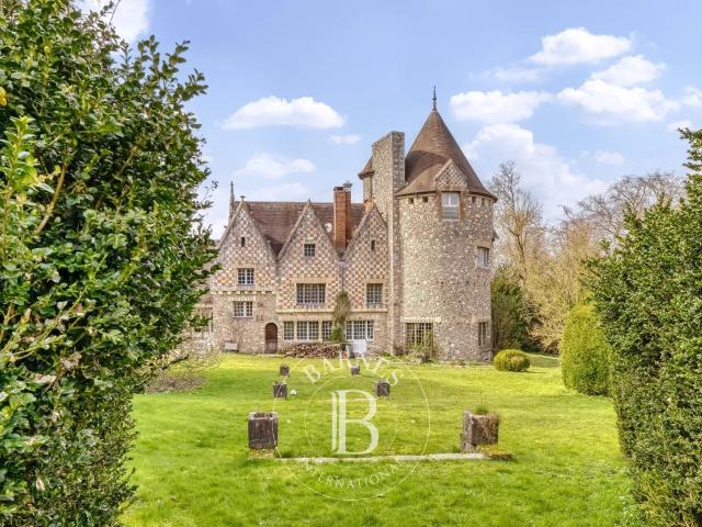 Normandie Manoir pensé par Henri Jacquelin sur son parc de. 546m² Saint Victor l'Abbaye