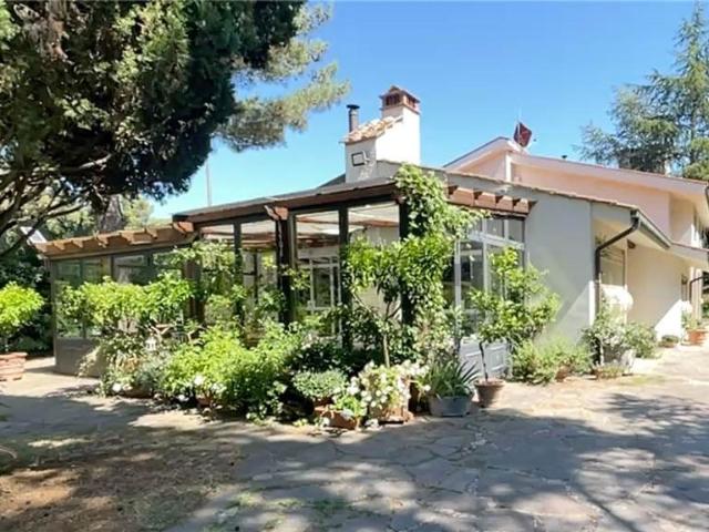 Nostra Esclusiva: Villa Panoramica a Montenero con Vista Mar. 260m² Livorno