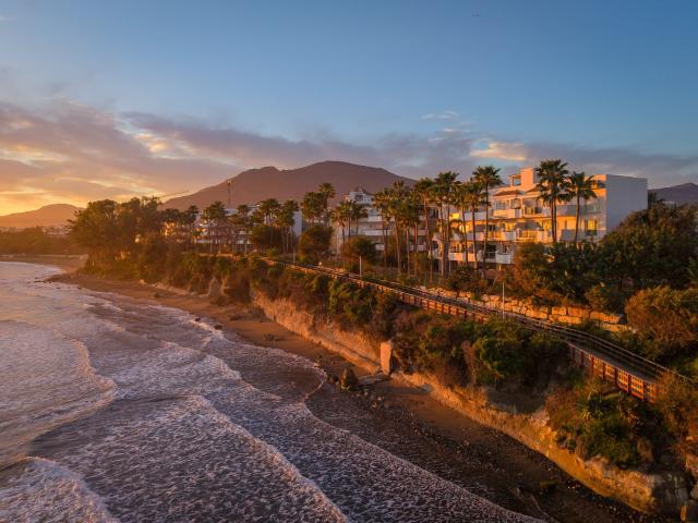Nos complace presentar esta exclusiva propiedad de Costa del. 119m² Estepona