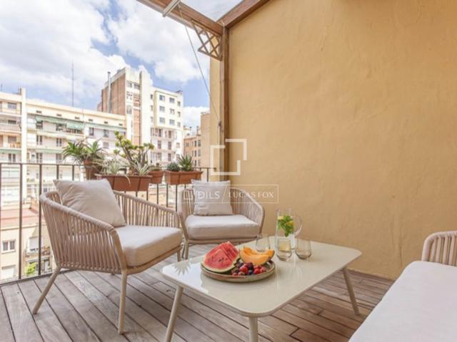 Nos complace presentar este excepcional piso de 116 m² ubica. 116m² Barcelona