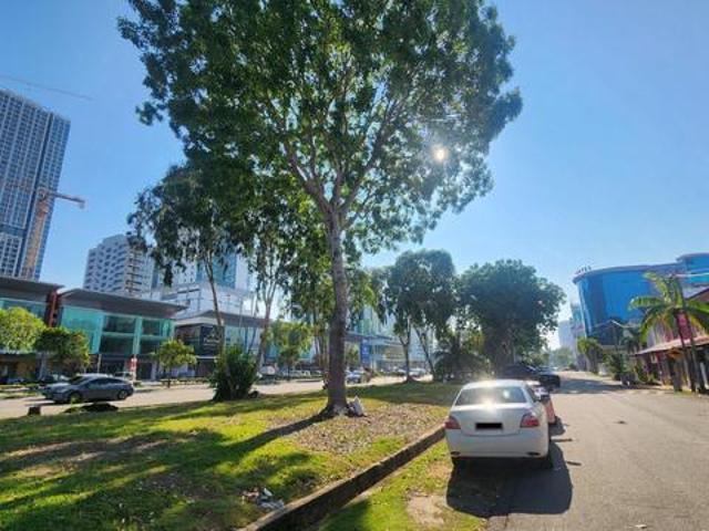 Not Facing Houses Space to Park Cars Taman Kota Laksamana