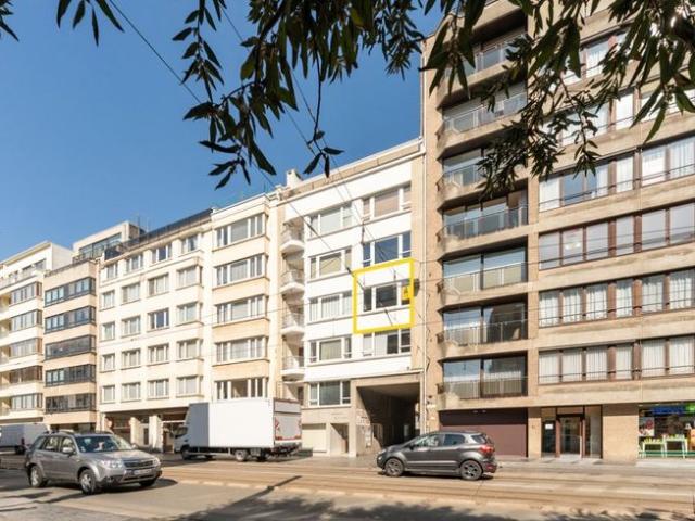 Instapklaar zonnig appartement in centrum en vlak aan de.