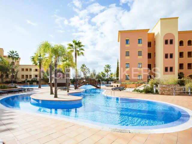 Notável apartamento de 3 quartos no rés do chão 150m² Vilamoura