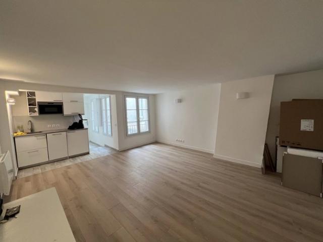 Notre Dame de Bonne Nouvelle Grand studio de 30m²