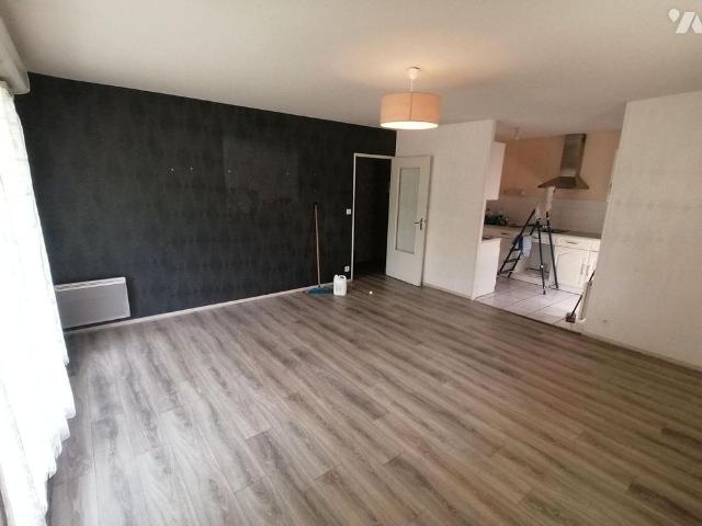 NOUVEAU A LOUER A CHARTRES DE BRETAGNE appartement T2 construction 2005 pour plus de 49 m² h.