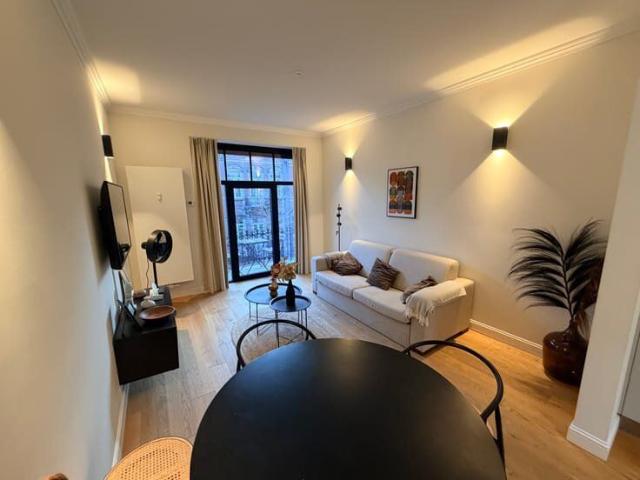 NOUVEAU Ce charmant appartement meublé d’environ.