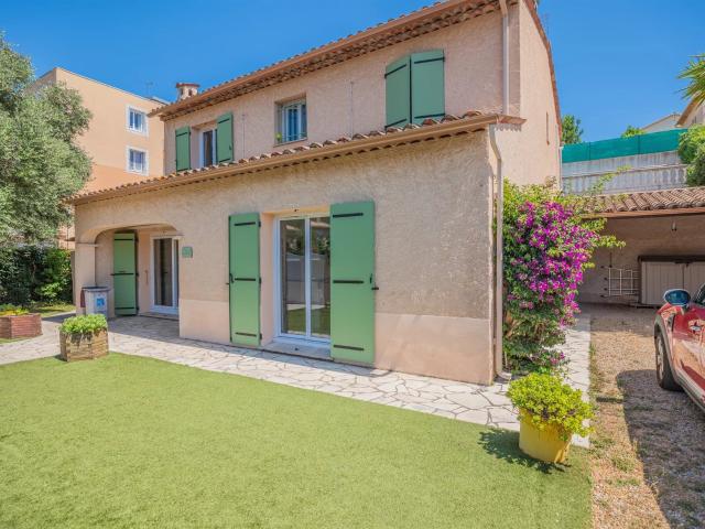 Nouveau: charmante villa proche du centre ville 160m² Sainte Maxime