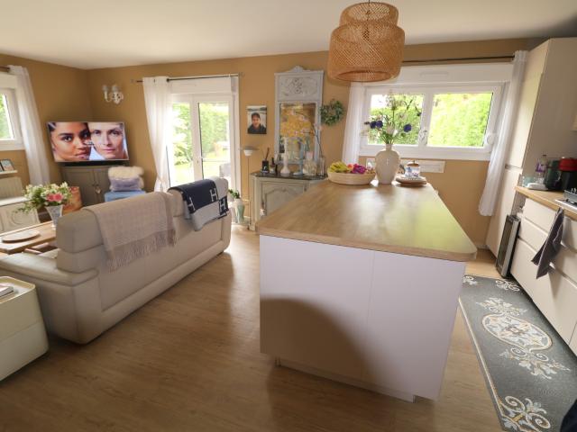 Nouveau dans un secteur habité à l'année maison de 3ch avec jardin et garage