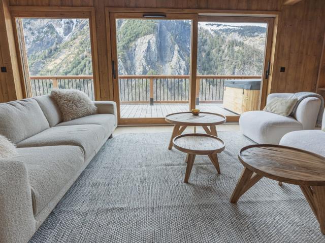 Nouveau demi chalet Vues sur les montagnes 160m² Les Belleville