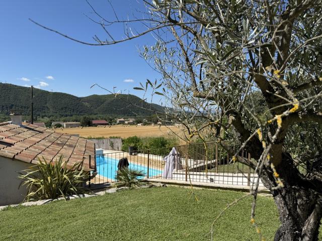 VILLA DE 166M2 DE PLAIN PIED AVEC PISCINE ET GRAND SOUS SOL