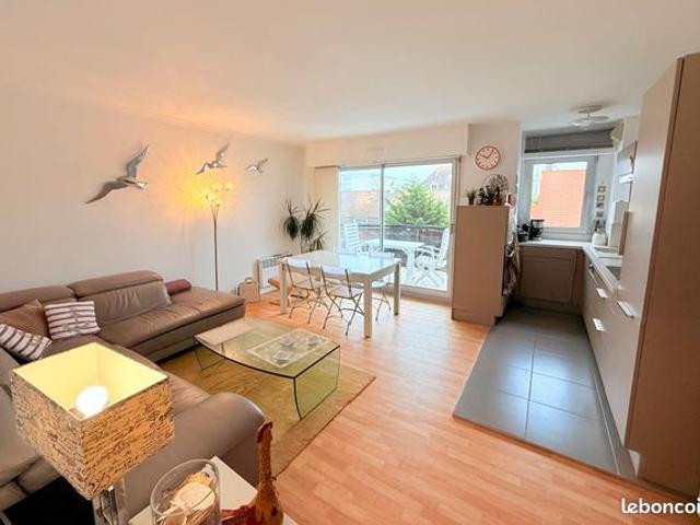 Nouveau face à la pinède superbe 3 pièces de 51.40m² m² avec bacon plein sud, garage de 16m² et cave privative