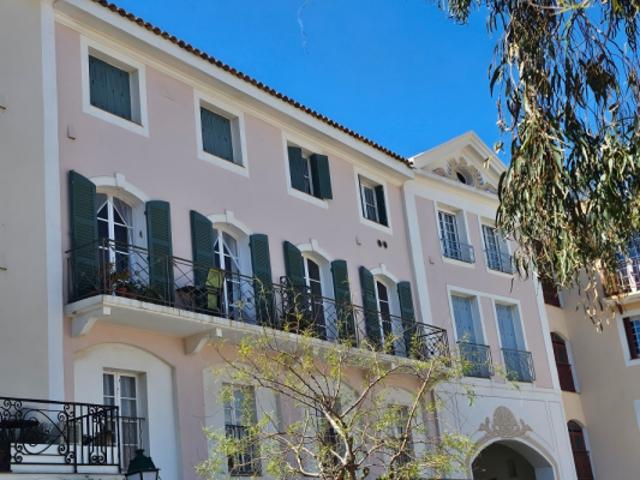 NOUVEAU PRIX APPARTEMENT 2P PLEIN CENTRE PORT GRIMAUD GOLFE DE ST TROPEZ