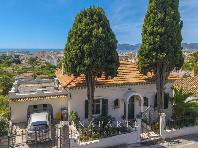 Nouveauté Cannes Superbe Villa Belle Époque À La Vue Mer P. 194m² Cannes