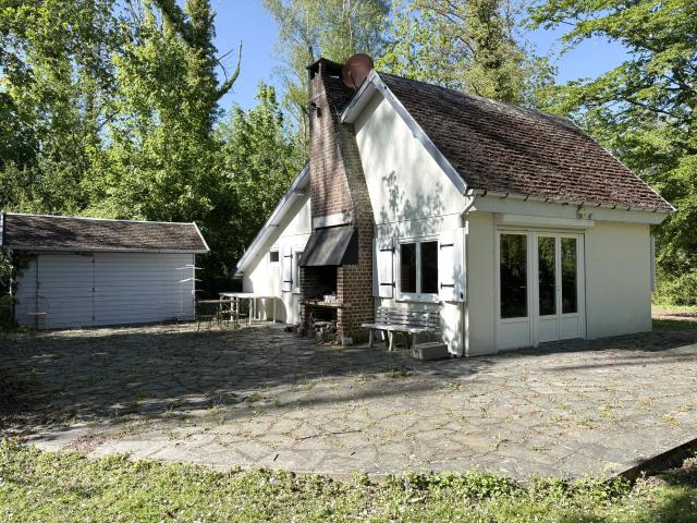 NOUVEAUTE CHALET DANS UN CADRE IDILIQUE SUR LA COMMUNE DE MAREUIL CAUBERT