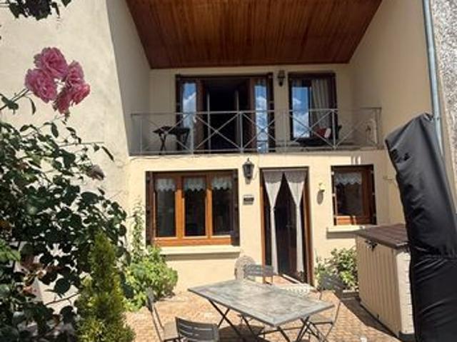 NOUVEAUTÉ Charmante maison de village en pierre