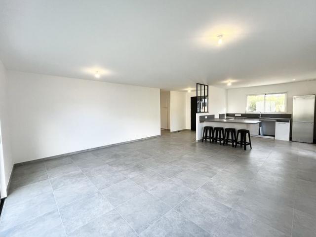 NOUVEAUTÉ – À LOUER à Seyssuel: magnifique villa meublée très récente Seyssuel 38200 Le bien en vidéo