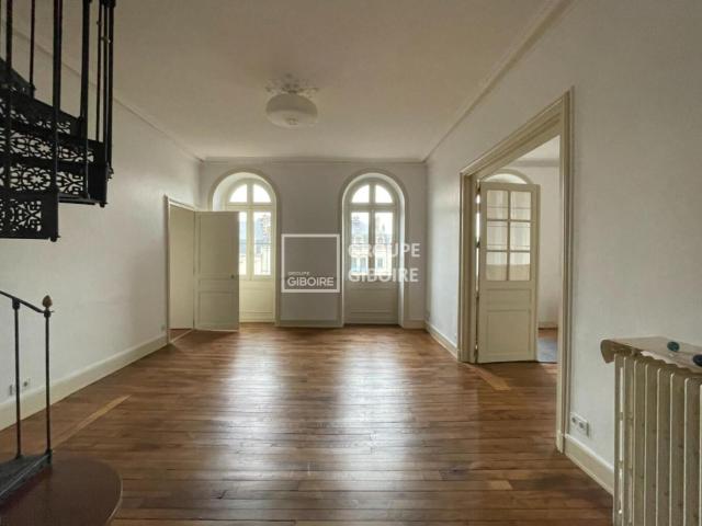 GROUPE GIBOIRE A VENDRE APPARTEMENT TRAVERSANT D'ENVIRON 141 M2 AVEC CAVE RENNES CENTRE VILLE