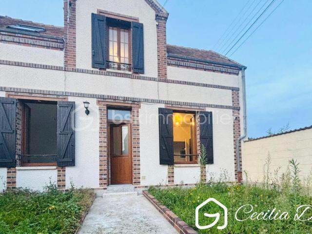 Nouveauté: Jolie Maison bourgeoise entièrement refaite à neuf, avec son petit jardin située en plein cœur de la ville de Sens