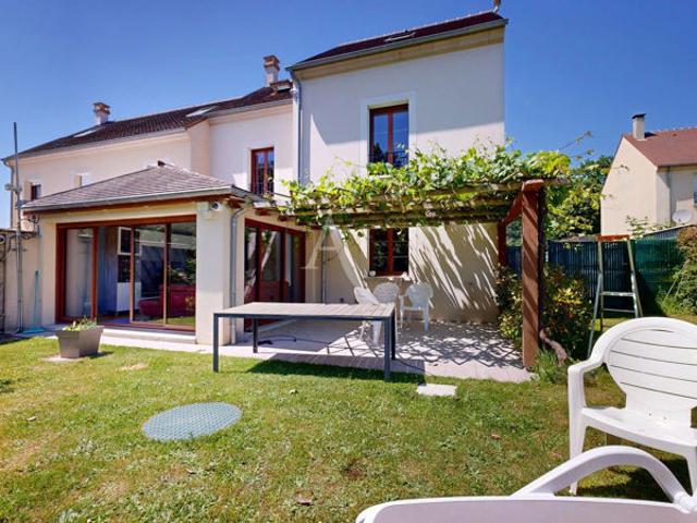 NOUVEAUTÉ L'ADRESSE ? Maison Familiale Bréançon: Potentiel 5 Chambres !