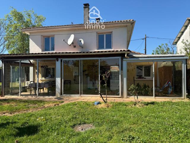 NOUVEAUTE: Maison 3 chambres, véranda et terrain constructible de 1660 m2 Commune TAPONNAT à proximité de L