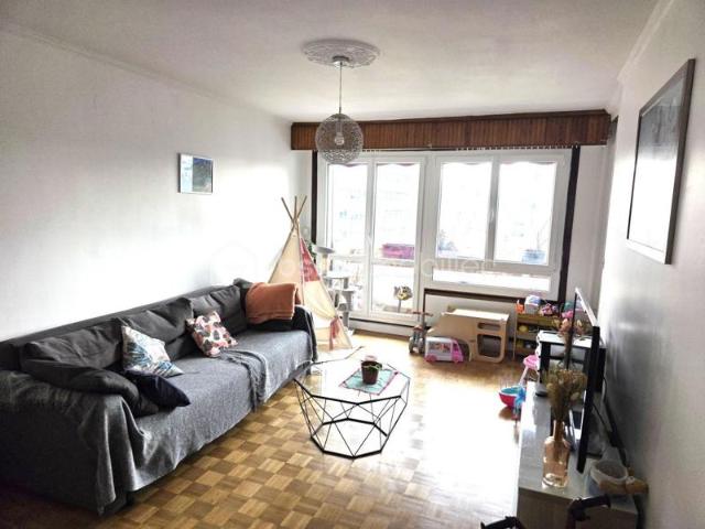 Nouveauté Secteur Mairie Charmant Appartement de 3 pièces de 68 m² avec balcon au 6e étage sur 8