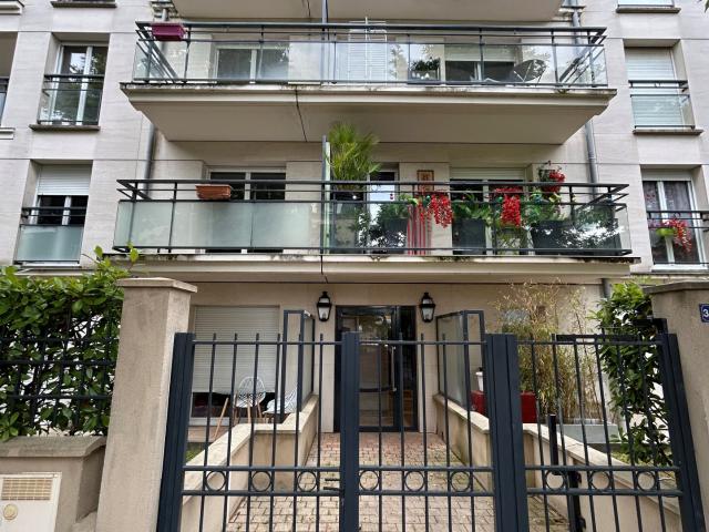 NOUVEAUTE STUDIO MEUBLE
