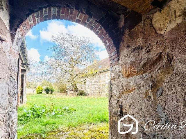 Nouveauté: Pour les amoureux de l'ancien: Fermette du XVIIIème siècle de plain pied, pleine de charme avec fort potentiel