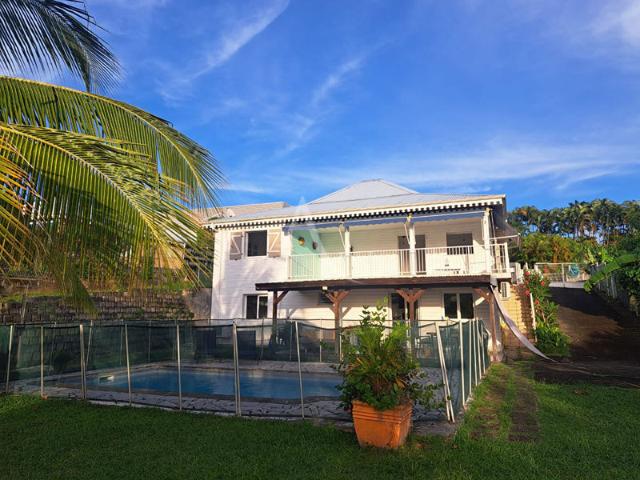 NOUVEAUTE: Villa SAINTE LUCE 6 pièce s dont location saisonnière