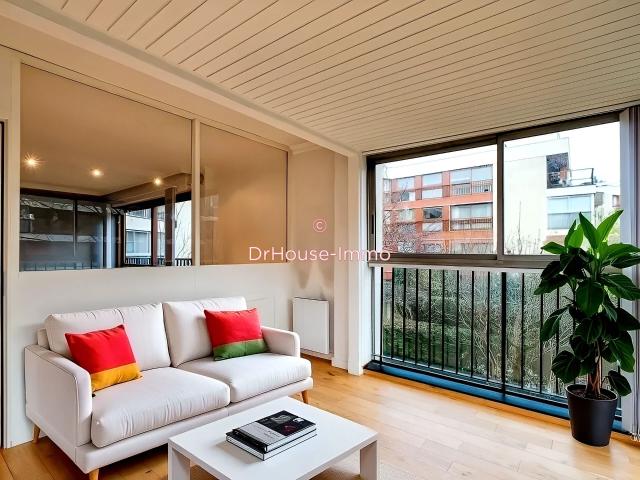 NOUVELLE PEPITE A NE PAS MANQUER: LUMINEUX APPARTEMENT 4 PIECES 81 M2 RESIDENCE RECHERCHEE AVEC PISCINE, TENNIS, CAVE ET PARKING