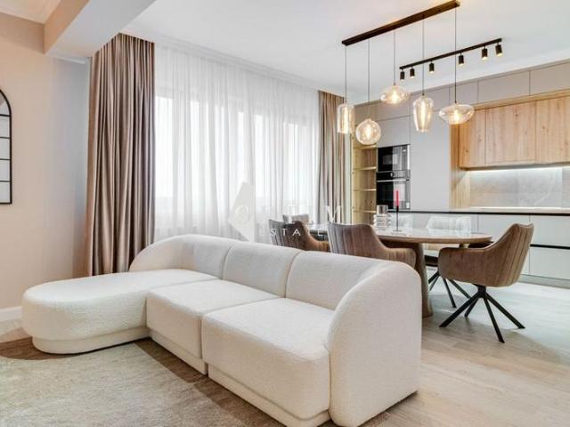 NOU! 3 Camere FIRST rent,98 MP, CURTE 800 mp PARCARE Sisesti