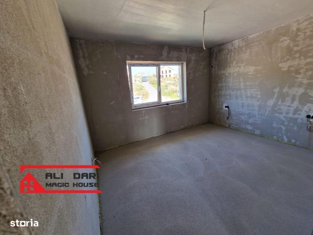 Nou De Vanzare Casa/ Duplex P+ E cu garaj în Chinteni