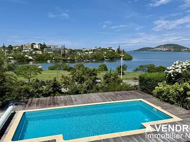 Nouméa 98800 Achat / Vente maison 5 pièces t5 piscine terrasse