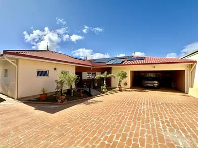 Nouméa 98800 Achat / Vente maison 5 pièces t5 piscine terrasse