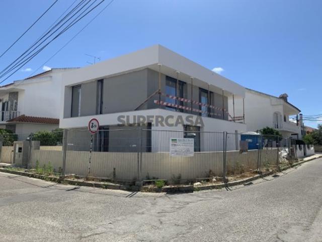 Nova Moradia Isolada T4 com Piscina e Garagem Pinhal Conde da Cunha