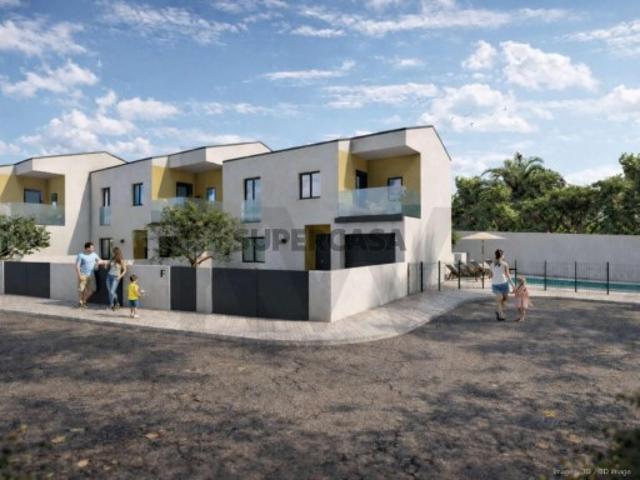 NOVA moradia T3, em condomínio, com logradouros privativos e piscina comum, na Abrigada