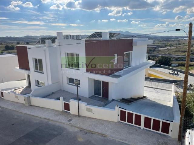 Nova Moradia T3 perto de Belas Tranquilidade e Conforto às Portas de Sintra