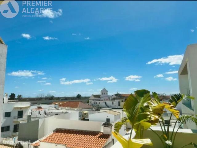Nova casa deslumbrante na baixa da cidade
