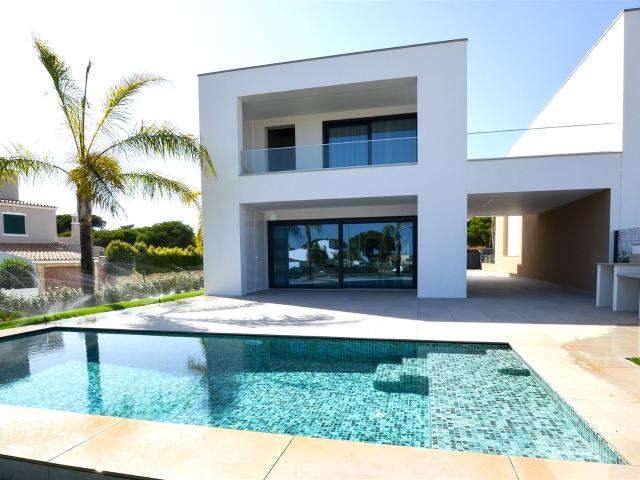 Nova e luxuosa moradia T3 em Quarteira, Loulé 160m² Quarteira