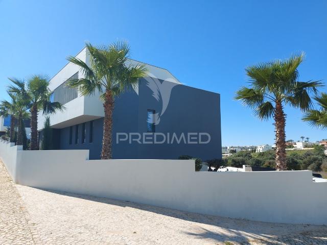 Nova 2024 Moradia de luxo T4 de 677m2 em Lagos Algarve