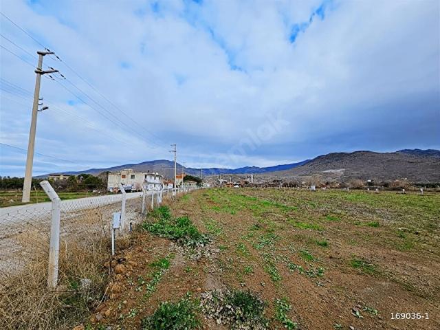 NOVADA ALIŞVERİŞ MERKEZİ ARKASINDA TÜRKELLİ KÖYÜ İÇERİSİNDE