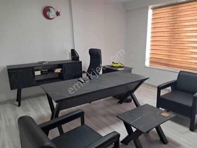 Nova'dan Merkezde Belediye Karşısında Kiralık Ofis