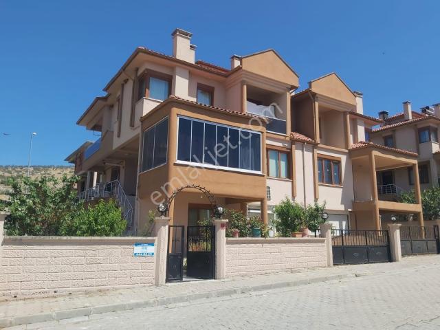 Nova'dan Kepsut Toki'de 3 Katlı Müstakil Tripleks Villa