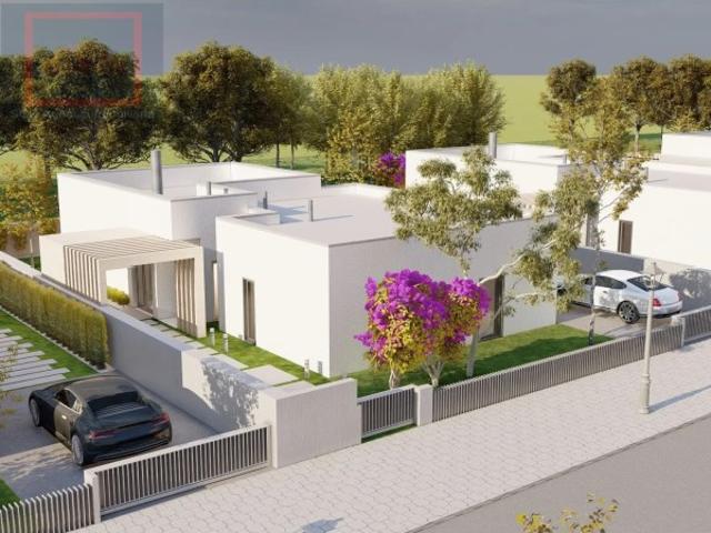 NOVAS MORADIAS ENERGETICAMENTE EFICIENTES COM PISCINA PRIVADA EM ÓBIDOS