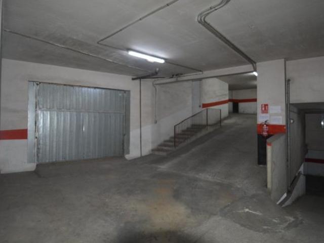 ¡Novedad! Plaza de garaje y trastero en Orihuela, zona Avda. de España