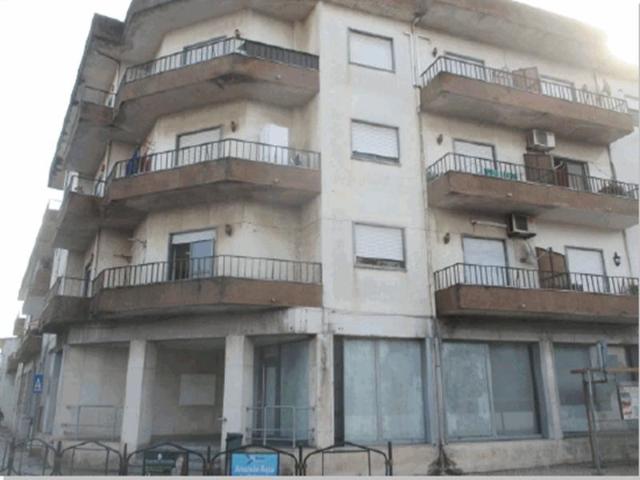 Loja com 330 m2 em Abrantes