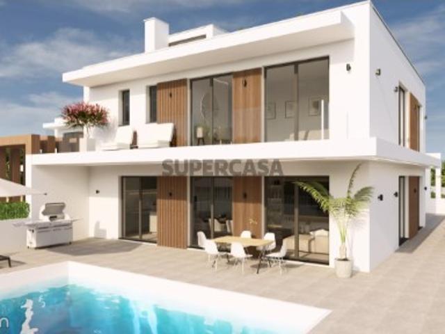 Novidade no mercado! Três Moradias T4 de Luxo com Piscina Privada em Almancil