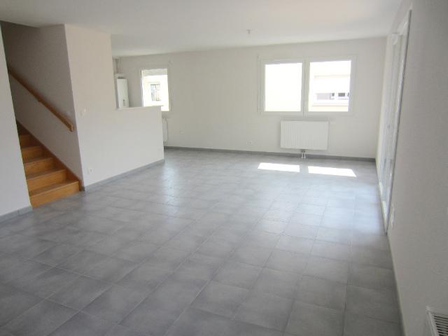 Novillars appartement 5 pièces sur deux étages