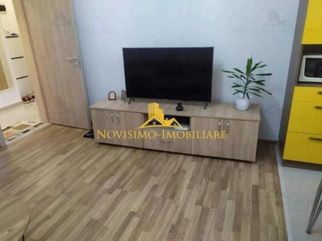 NOVISIMO IMOBILIARE: APARTAMENT CU 3 CAM. IN ZONA 9 MAI, P. de inchiriat